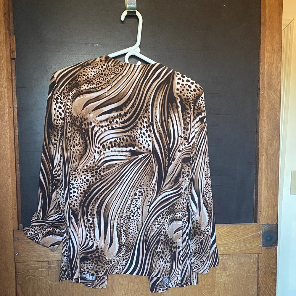 Abstract Cheetah/Zebra Patterned Cardigan - Picture 9 of 16